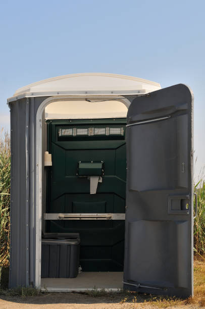 Best Portable restroom trailer rental  in Morrisonvle, IL